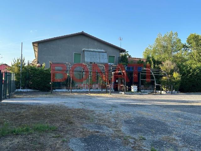 Locale Commerciale in vendita a Unione di comuni Montana Lunigiana, Licciana Nardi
