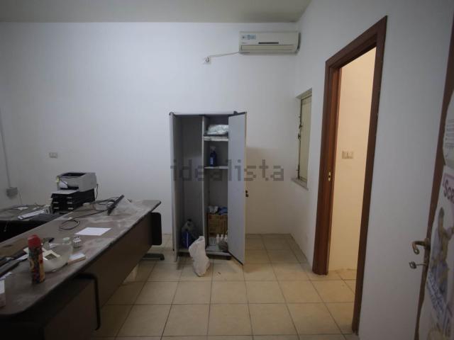 Locale Commerciale in vendita a San Giorgio-Librino-San Giuseppe la Rena-Zia Lisa-Villaggio Sant'Agata, Catania