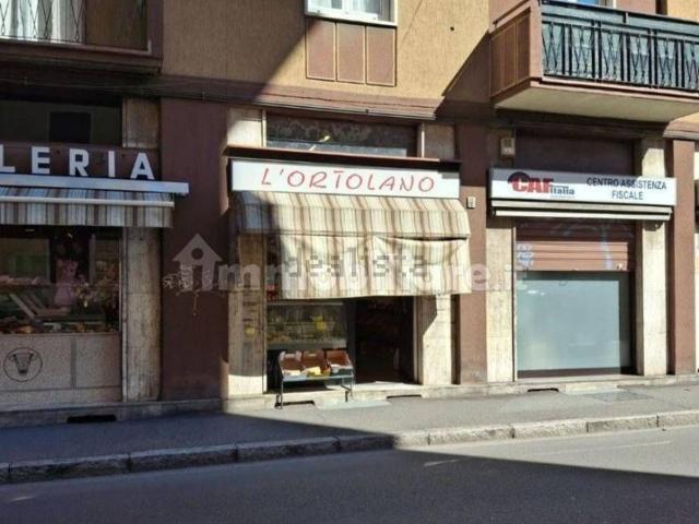 Locale Commerciale in vendita a Regina Pacis, Monza