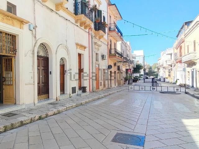 Locale Commerciale in vendita a Puglia, Brindisi