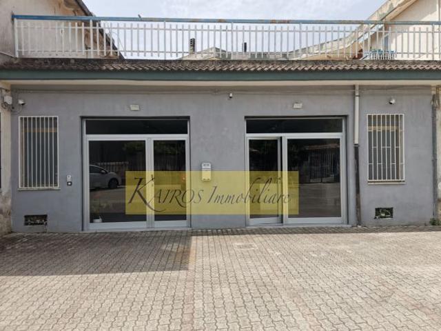 Locale Commerciale in vendita a Agropoli, Campania