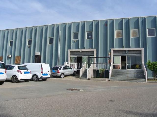 Capannone in vendita a Cagliari, Sardigna/Sardegna