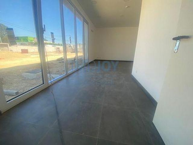 Loja alugar em Moita, Setúbal