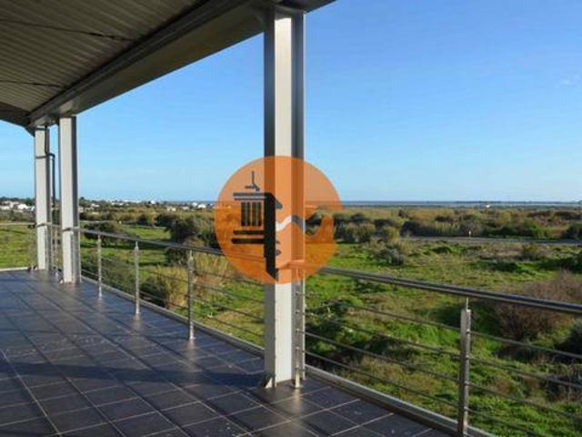 Loja alugar em Piares, Olhão