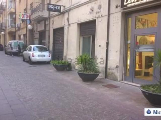 Locale Commerciale in vendita a Campanella, Cosenza
