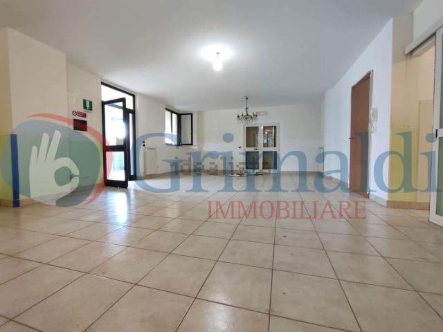Locale Commerciale in vendita a Cenerente, Umbria