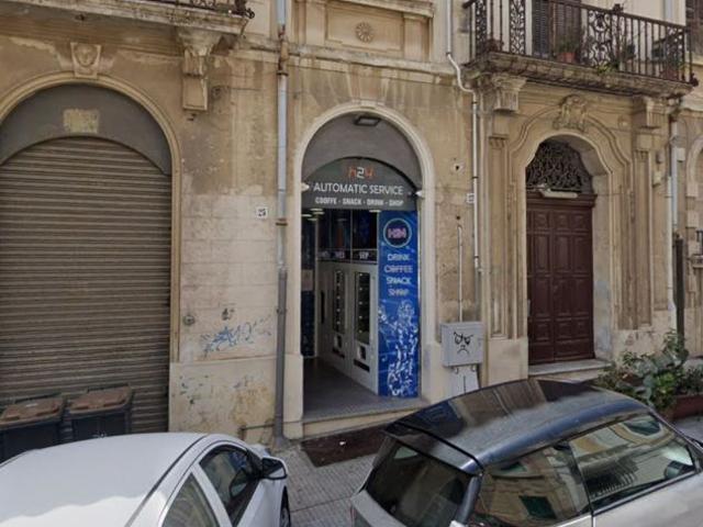 Locale Commerciale in affitto a IV Circoscrizione, Messina