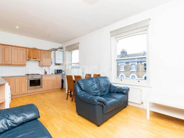 Apartment for rent in Brownswood Park, Stoke Newington