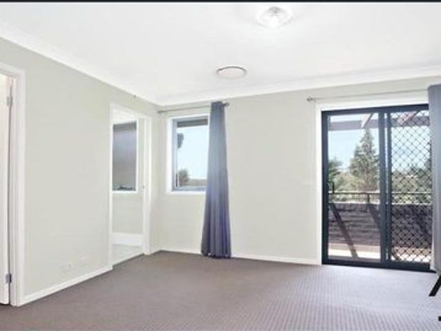 Townhouse for rent in Sydney, New South Wales