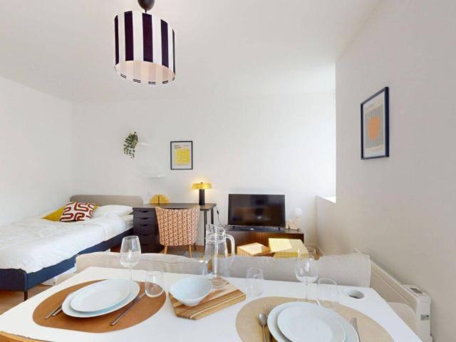 Studio location à Centre Ville - La Fayette - Eblé, Angers