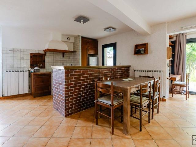 Maison location à Canto Perdix, Fontjoncouse
