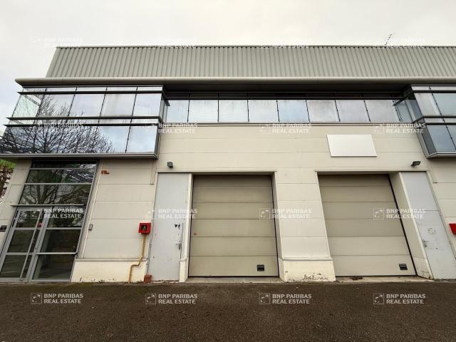 Local Commercial location à Versailles, Bois-d'arcy