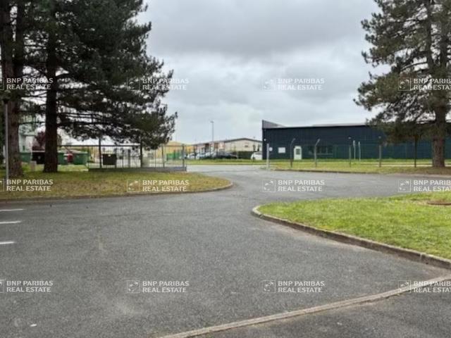 Local Commercial location à Orléans, Saran