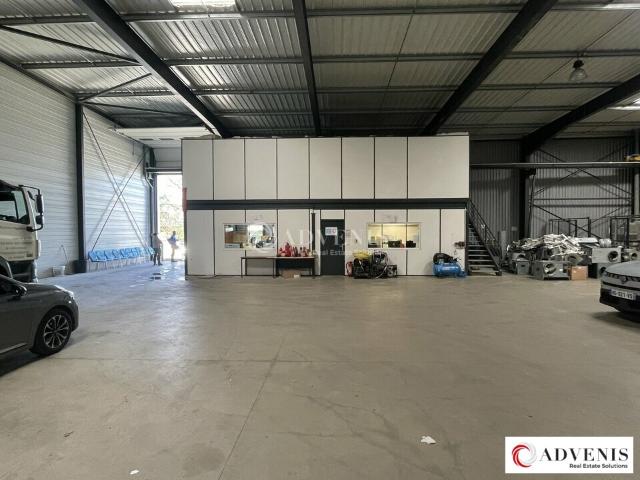 Local Commercial location à Bordeaux, Eysines