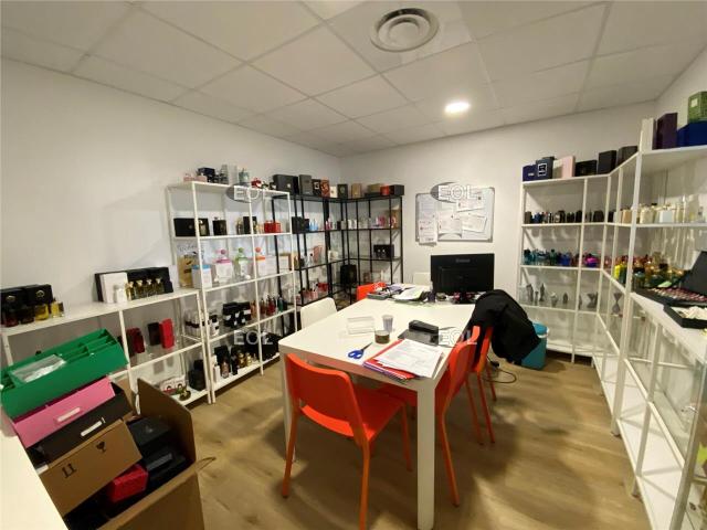 Local Commercial location à Aix-en-Provence, Peynier