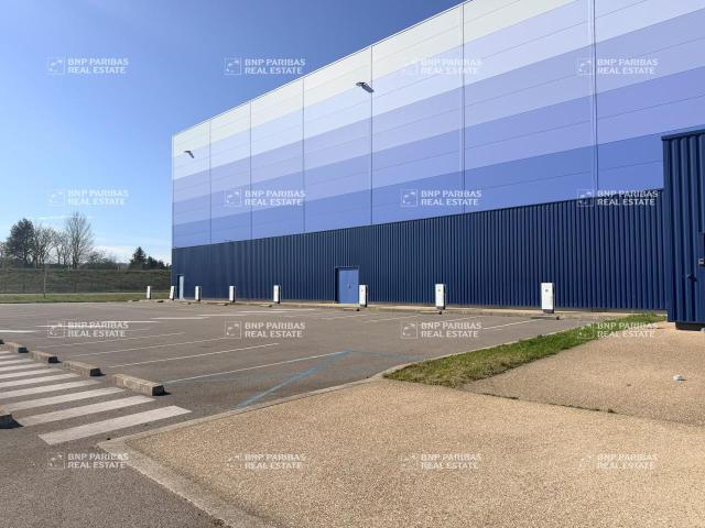Local Commercial location à Meaux, Dammartin-en-goële