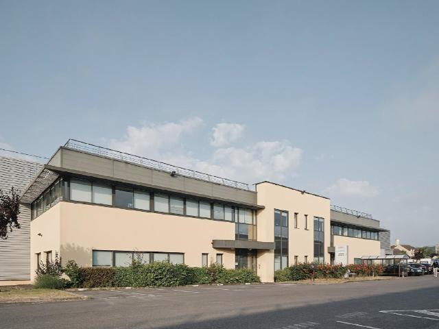 Local Commercial location à Meaux, Le Mesnil-amelot