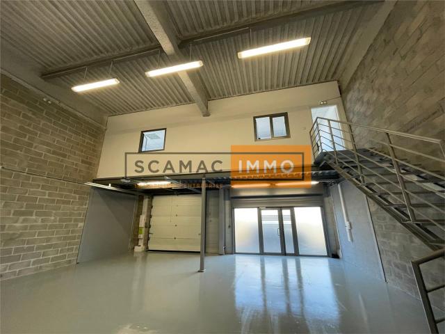 Local Commercial location à Villeneuve-la-garenne, Hauts-de-Seine