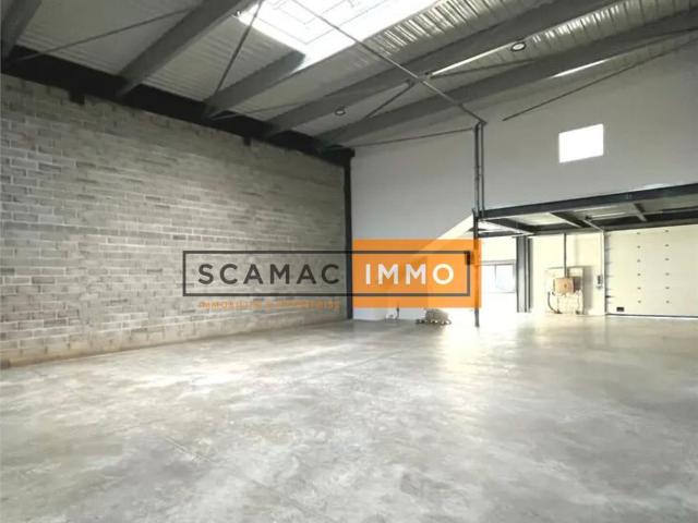 Local Commercial location à Pontoise, Cergy