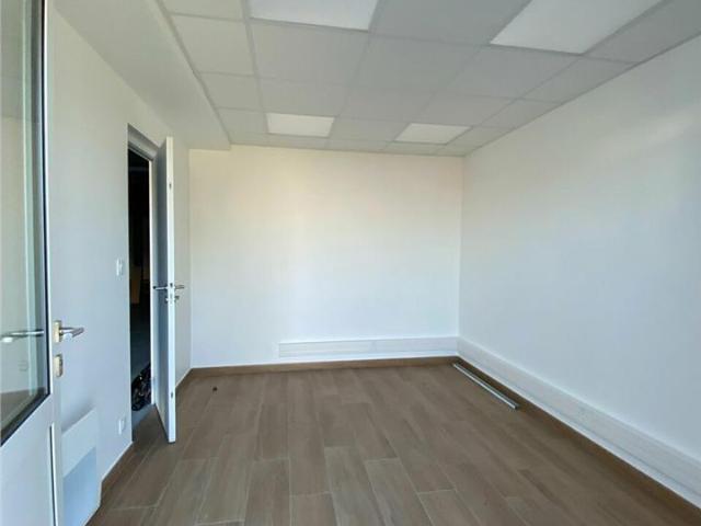Local Commercial location à Nantes, Vallet