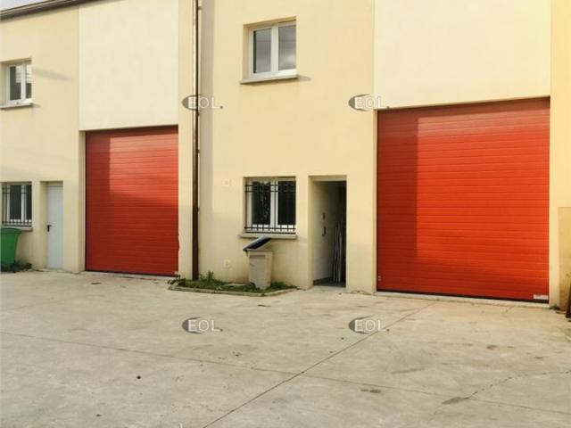 Local Commercial location à Cité de la Prêtresse, Stains