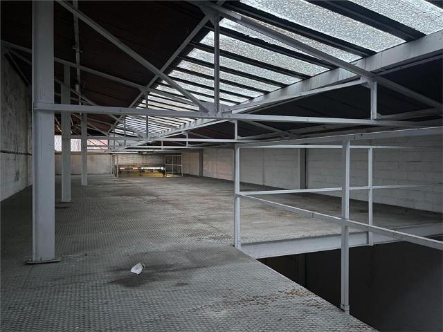 Local Commercial location à Bobigny, Vaux-montreuil