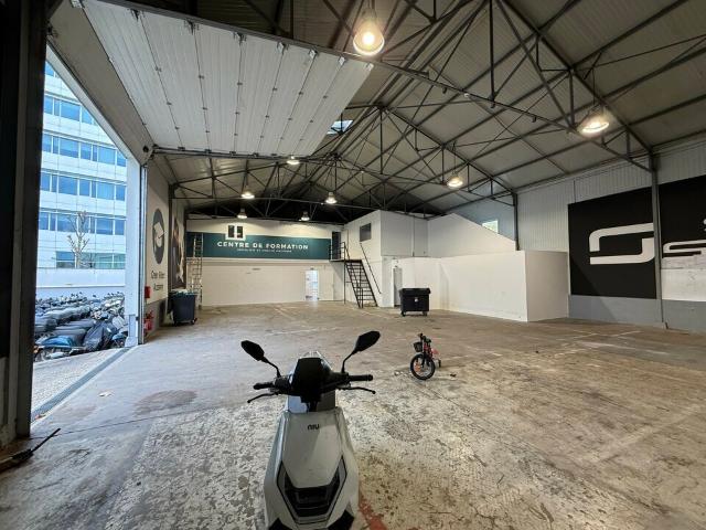 Local Commercial location à Saint-Denis, Saint-denis