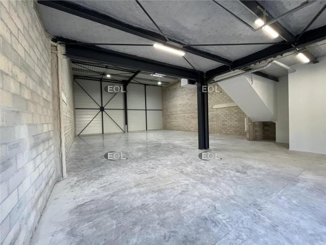 Local Commercial location à Versailles, Trappes