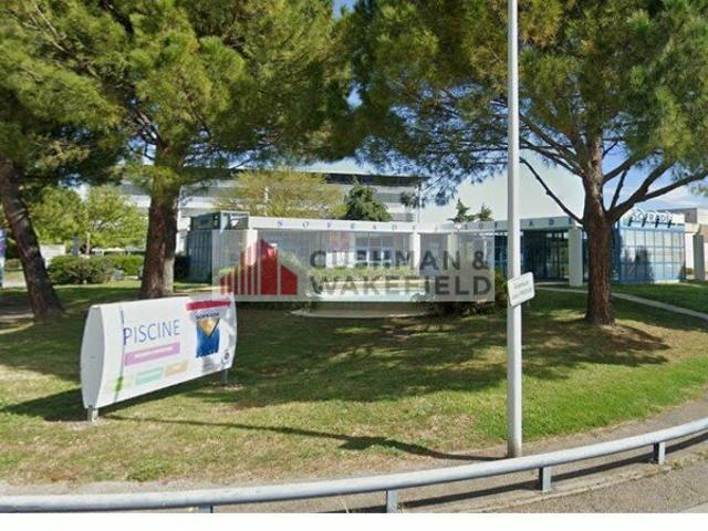 Local Commercial location à Nîmes
