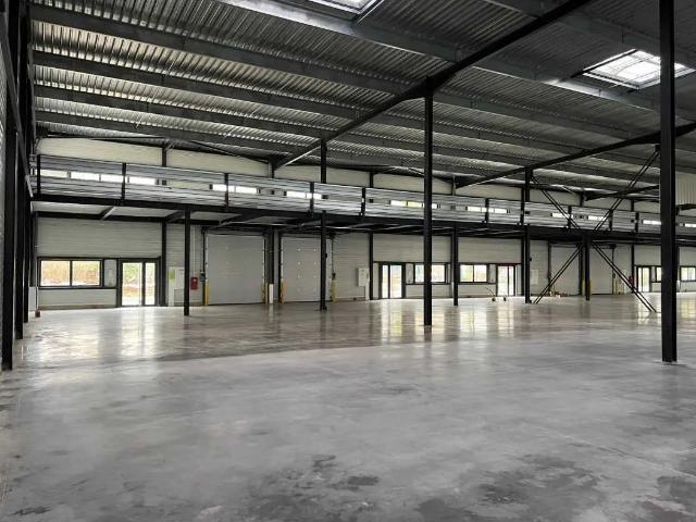 Local Commercial location à Versailles, Buc
