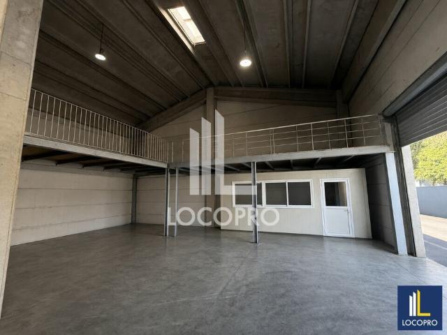 Local Commercial location à Grasse, Mougins