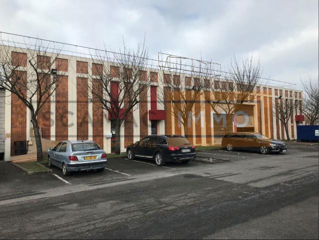 Local Commercial location à Pontoise, Eragny