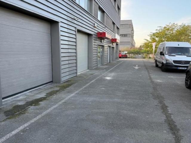 Local Commercial location à Nanterre, Villeneuve-la-garenne