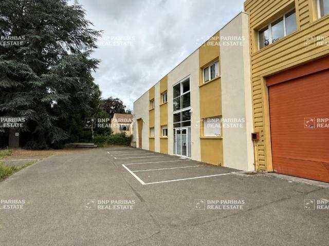 Local Commercial location à Rambouillet, Magny-les-hameaux
