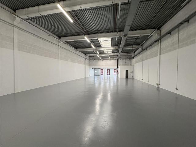 Local Commercial location à Pontoise, Eragny