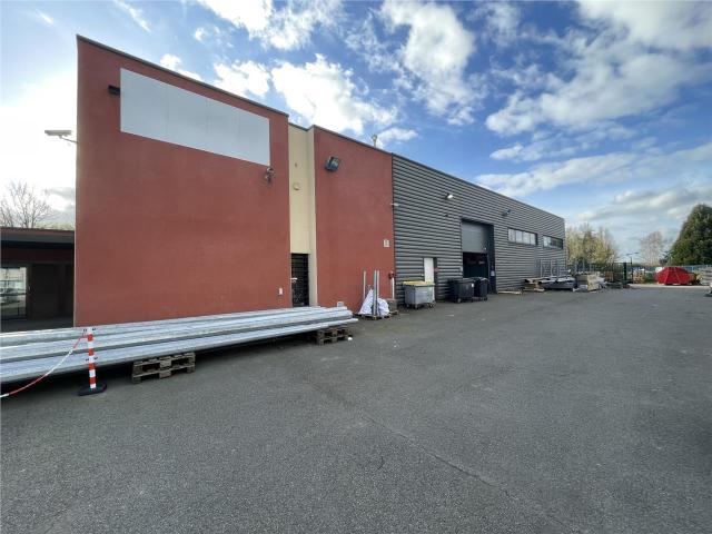 Local Commercial location à Douai, Cuincy