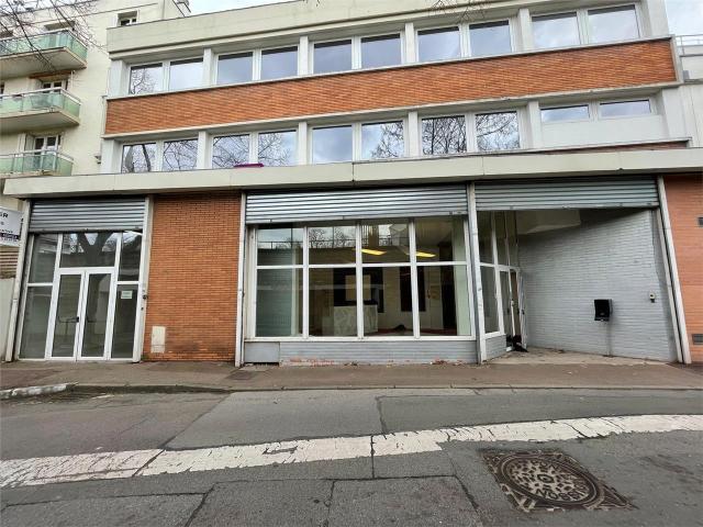 Local Commercial location à Nanterre, Saint-cloud