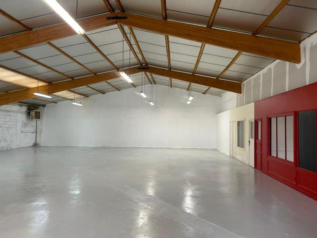 Local Commercial location à Nantes, Bouguenais