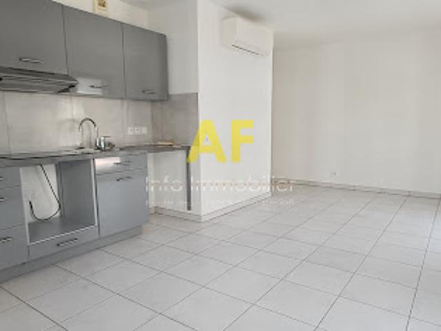 Appartement location à Arrondissement de Draguignan, Saint-raphaël