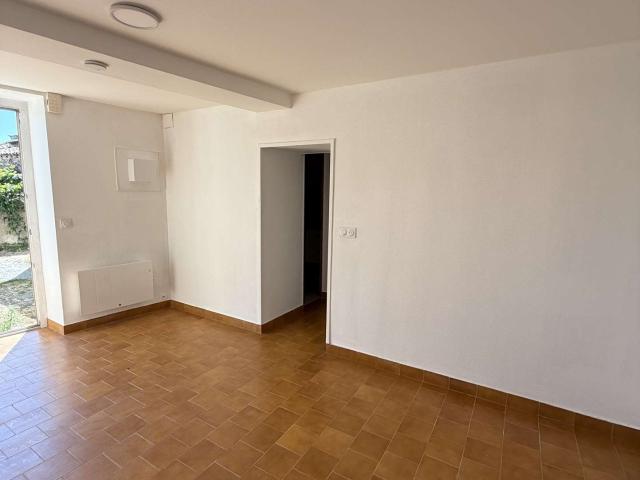 Studio location à Fontenay-le-Comte, La Châtaigneraie