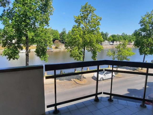 Studio location à Laval