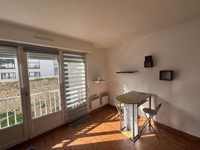 Studio location à Laval