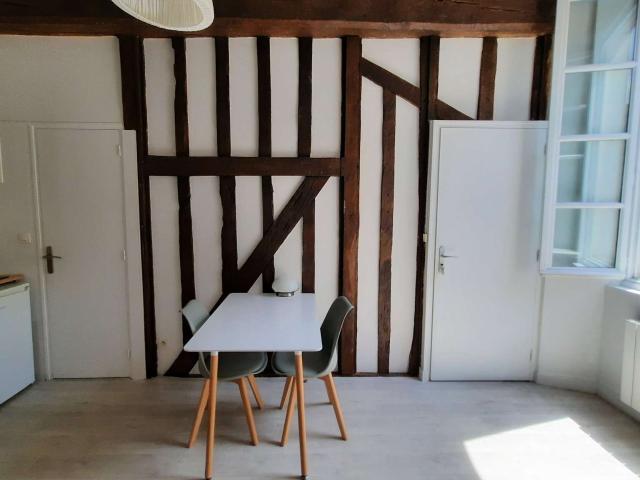Studio location à Laval