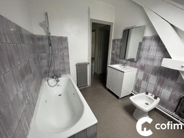 Appartement location à Oloron-Sainte-Marie, Oloron-sainte-marie