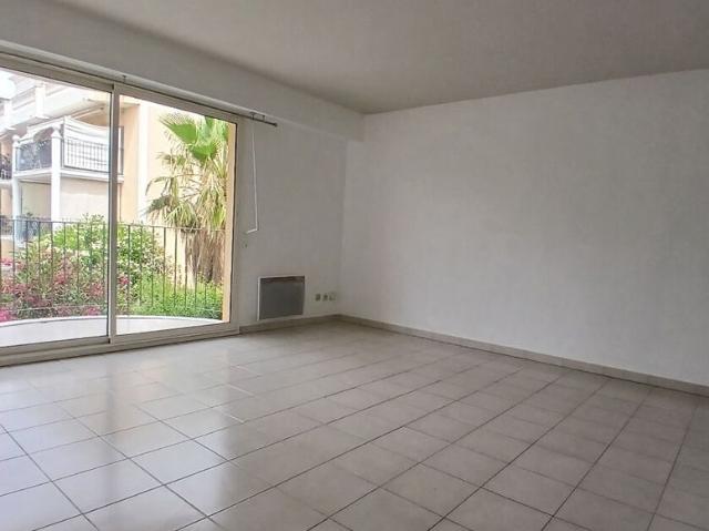 Appartement location à Arrondissement de Draguignan, Saint-raphaël