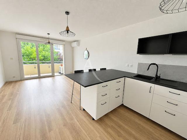 Appartement location à Sous Emblade, L'Isle-Jourdain