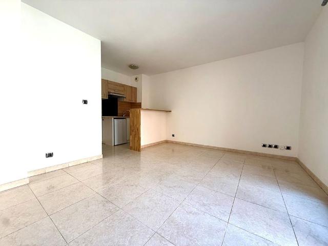 Appartement location à Arrondissement de Draguignan, Saint-raphaël