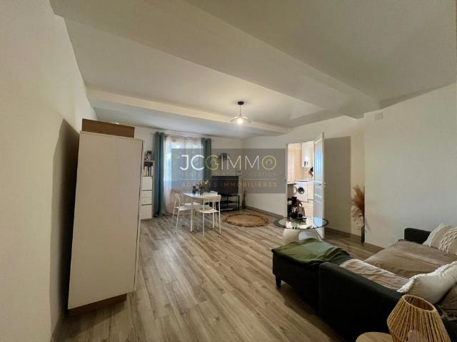 Appartement location à Arrondissement de Toulon, Solliès-ville