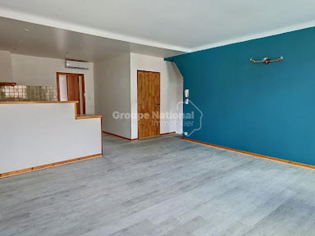 Appartement location à Sainte-cécile-les-vignes