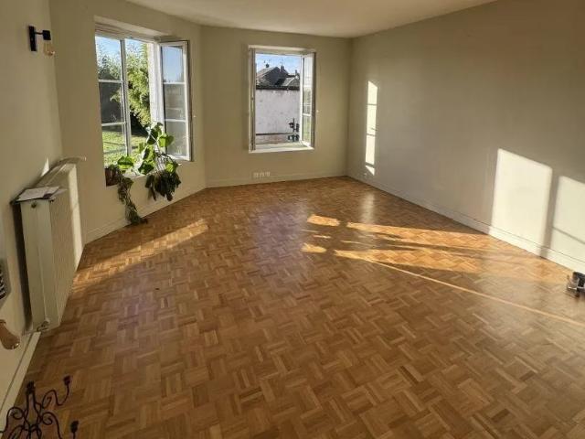 Appartement location à Saint-Denis-de-l'Hôtel, Loiret